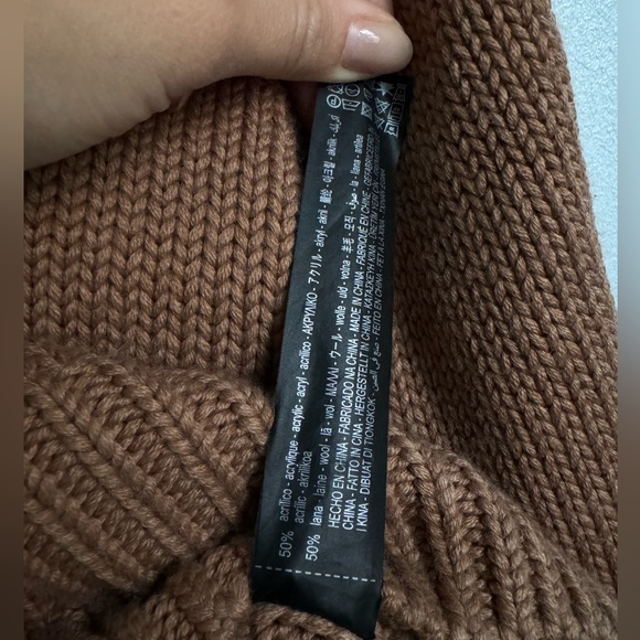 Tan Zara crew neck sweater. - Picture 3 of 3
